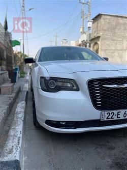 کرایسلەر 300